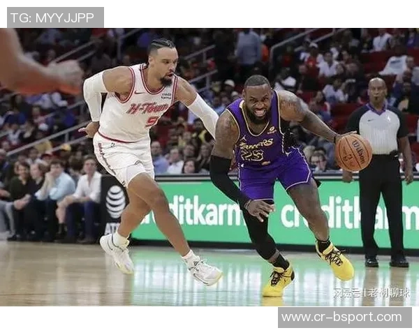 狄龙精彩表现逼退布朗尼詹姆斯替补席无奈比拇指下滑